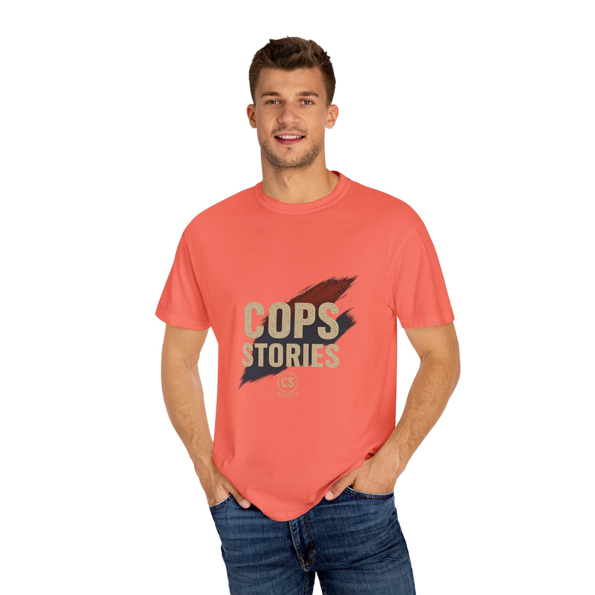 Cops Stories T-shirt | Unisex plaggfärgad T-shirt för polisentusiaster, perfekt för vardagsbruk, presenter, polisuppskattning